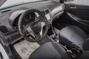Седан Hyundai Solaris 2015 года, 829000 рублей, Томск