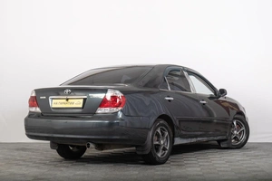Седан Toyota Camry 2002 года, 749000 рублей, Томск