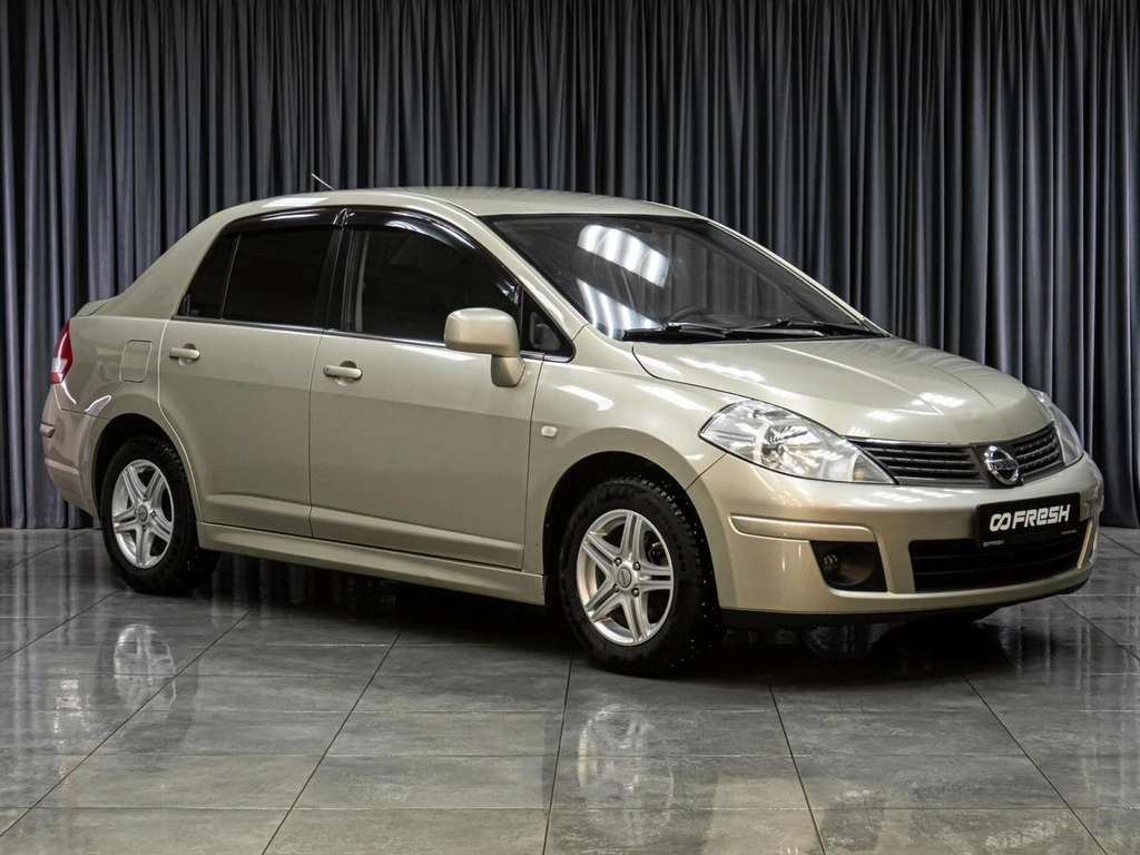 Седан Nissan Tiida 2011 года, 869000 рублей, Тюмень
