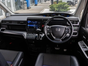 Минивэн Honda Stepwgn Spada 2019 года, 2320000 рублей, Краснодар