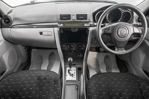 Седан Mazda Axela 2004 года, 419000 рублей, Барнаул