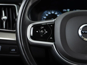 Внедорожник Volvo XC60 2018 года, 3649050 рублей, Москва