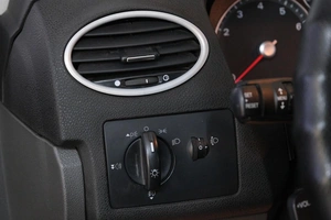 Седан Ford Focus 2007 года, 649000 рублей, Омск