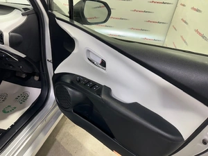 Лифтбек Toyota Prius 2016 года, 1465000 рублей, Красноярск