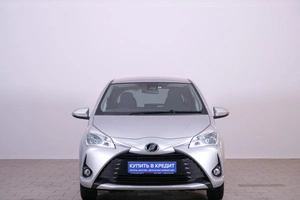 Хетчбэк Toyota Vitz 2019 года, 1019000 рублей, Омск