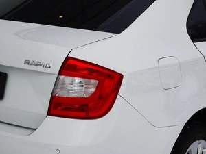Лифтбек Skoda Rapid 2015 года, 940333 рублей, Тверь