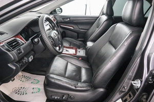 Седан Toyota Camry 2013 года, 1999000 рублей, Красноярск