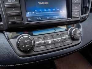 Внедорожник Toyota RAV4 2015 года, 1799000 рублей, Волгоград