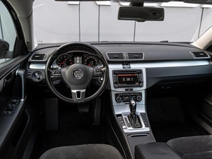 Седан Volkswagen Passat 2011 года, 1370000 рублей, Краснодар