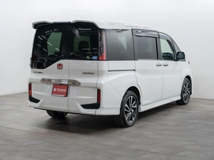 Минивэн Honda Stepwgn Spada 2017 года, 1935000 рублей, Красноярск