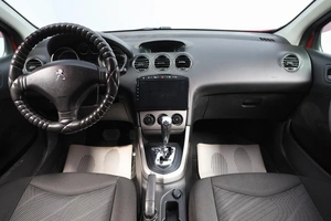 Хетчбэк Peugeot 308 2011 года, 639000 рублей, Новосибирск