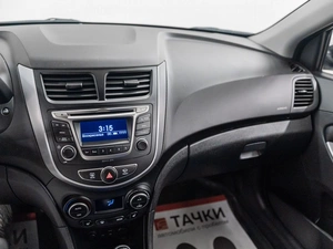 Седан Hyundai Solaris 2016 года, 1149000 рублей, Красноярск