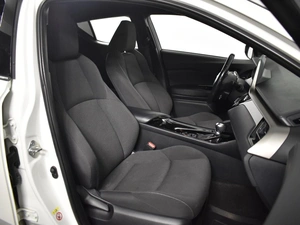 Внедорожник Toyota C-HR 2018 года, 1919900 рублей, Казань