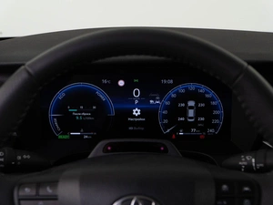 Седан Toyota Camry 2025 года, 5038888 рублей, Москва