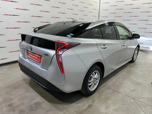 Лифтбек Toyota Prius 2016 года, 1295000 рублей, Красноярск