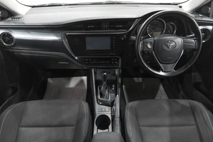 Хетчбэк Toyota Auris 2015 года, 1299000 рублей, Новокузнецк