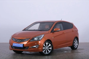 Хетчбэк Hyundai Solaris 2015 года, 939000 рублей, Омск