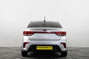Седан Kia Rio 2018 года, 1319000 рублей, Сургут