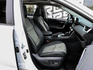 Внедорожник Toyota RAV4 2024 года, 3785000 рублей, Волгоград
