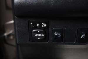 Внедорожник Toyota RAV4 2017 года, 2449000 рублей, Новосибирск