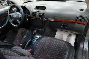 Седан Toyota Avensis 2005 года, 869000 рублей, Омск