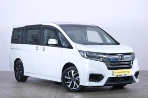 Минивэн Honda Stepwgn Spada 2018 года, 2289000 рублей, Омск
