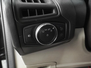 Седан Ford Focus 2012 года, 1050000 рублей, Ростов-на-Дону