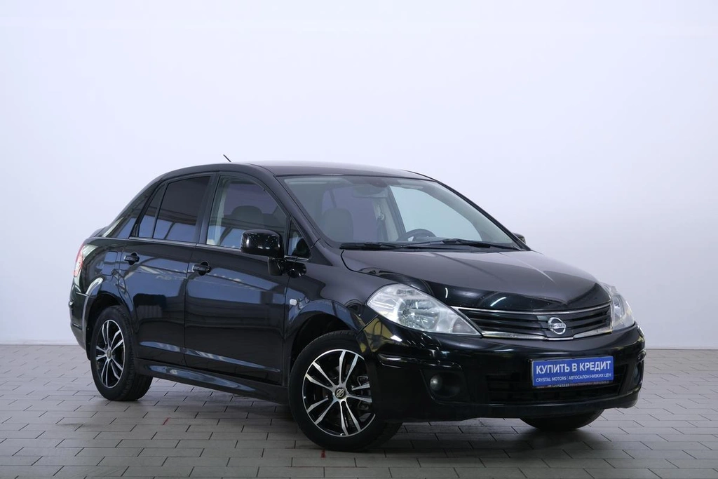 Хетчбэк Nissan Tiida 2010 года, 789000 рублей, Омск