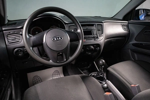 Седан Kia Rio 2011 года, 419000 рублей, Сургут