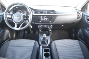 Седан Kia Rio 2018 года, 1050000 рублей, Мирное