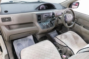 Минивэн Toyota Raum 2003 года, 569000 рублей, Новокузнецк