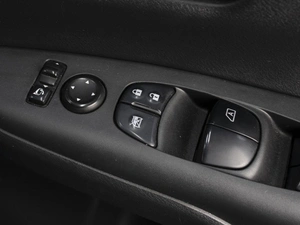 Минивэн Nissan Serena 2018 года, 1930000 рублей, Омск