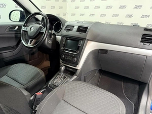 Внедорожник Skoda Yeti 2016 года, 1025000 рублей, Красноярск