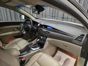 Седан Renault Latitude 2011 года, 870000 рублей, Красноярск