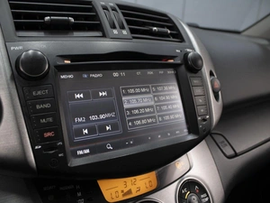 Внедорожник Toyota RAV4 2010 года, 1411000 рублей, Омск
