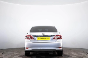 Седан Toyota Corolla 2011 года, 989000 рублей, Пермь