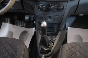 Седан Renault Logan 2017 года, 469000 рублей, Омск