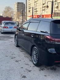 Минивэн Toyota Wish 2009 года, 610000 рублей, Красноярск