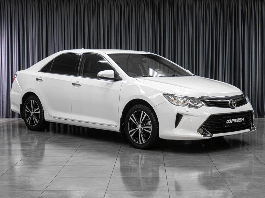 Седан Toyota Camry 2017 года, 2519000 рублей, Тюмень