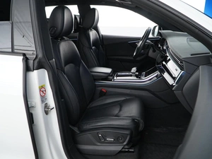 Внедорожник Audi Q8 2019 года, 5899044 рублей, Москва