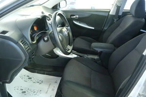 Седан Toyota Corolla 2011 года, 1119000 рублей, Омск