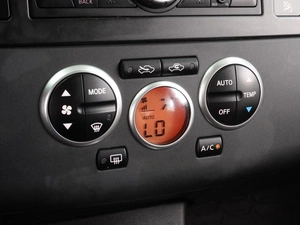 Хетчбэк Nissan Tiida 2011 года, 949000 рублей, Воронеж