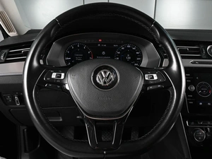 Седан Volkswagen Passat 2017 года, 2099000 рублей, Аксай