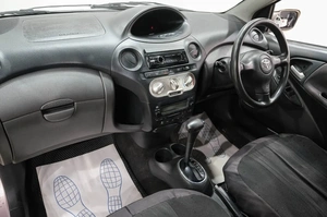 Хетчбэк Toyota Vitz 2003 года, 349000 рублей, Новокузнецк