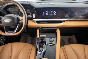 Внедорожник Geely Monjaro 2022 года, 3719000 рублей, Барнаул