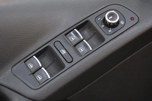 Внедорожник Volkswagen Tiguan 2015 года, 1849000 рублей, Омск