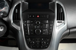 Седан Opel Astra 2012 года, 899000 рублей, Тюмень
