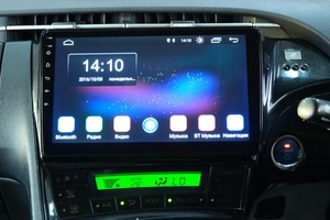 Лифтбек Toyota Prius 2015 года, 1349000 рублей, Омск