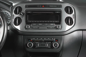 Внедорожник Volkswagen Tiguan 2011 года, 1199000 рублей, Тюмень