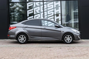 Седан Hyundai Solaris 2013 года, 750000 рублей, Ульяновск